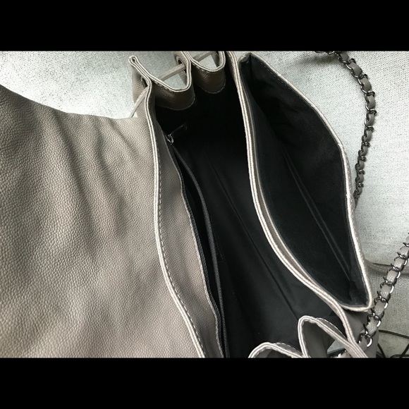 Chanel shoulder bag in grey caviar - Picture 15 of 16